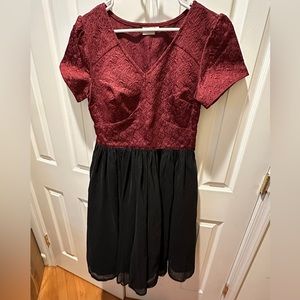 Eshakti Size 12 Black and Maroon Dress
